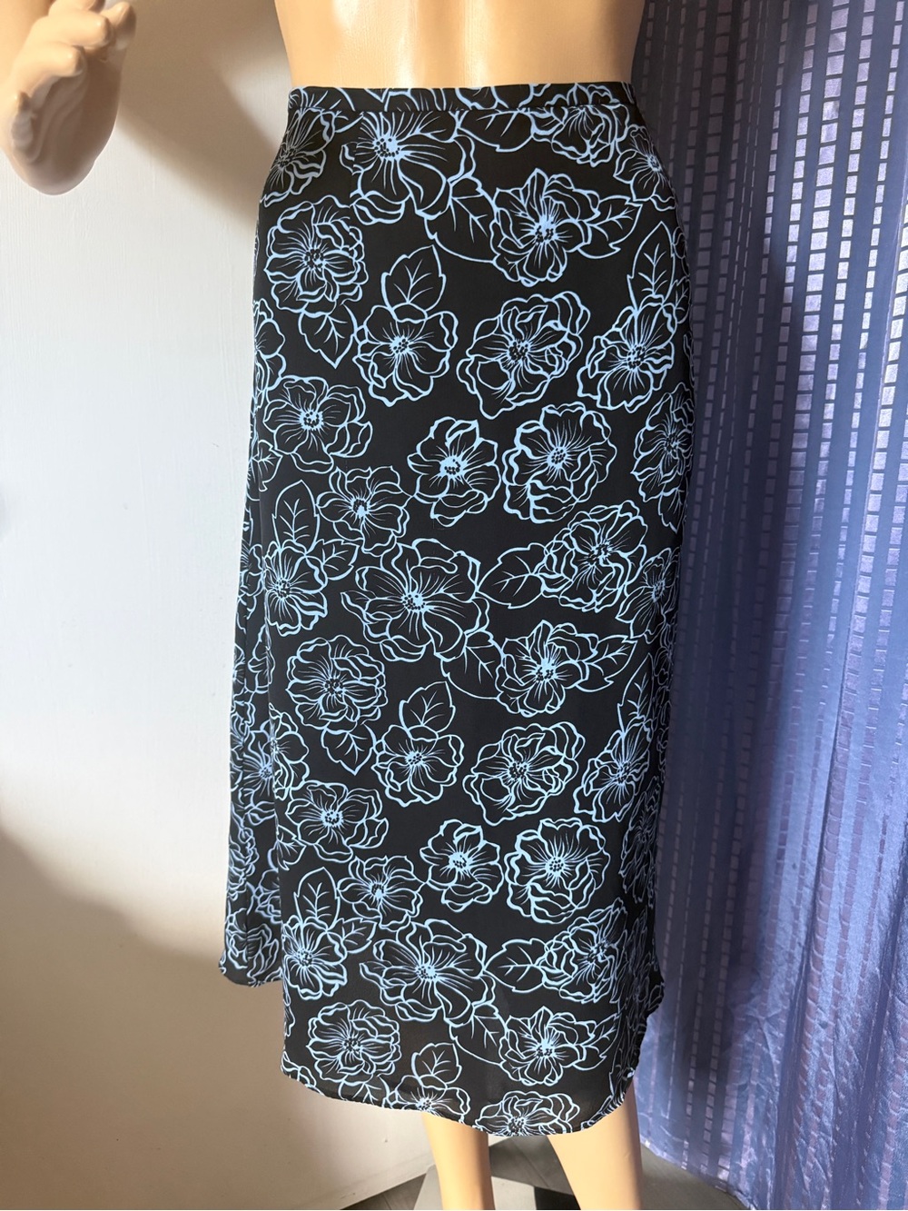 NYGÅRD Collection Floral silk Skirt Black Blue Gray Midi Lined ZIP 16